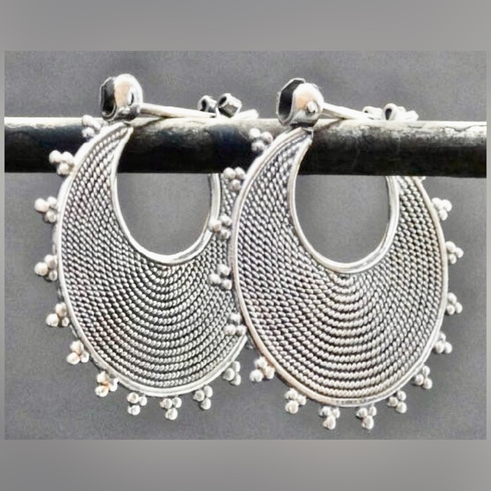 Earrings - sterling silver - circle - edgy - unique. Gently pre-loved -worn once - Picture 2 of 9
